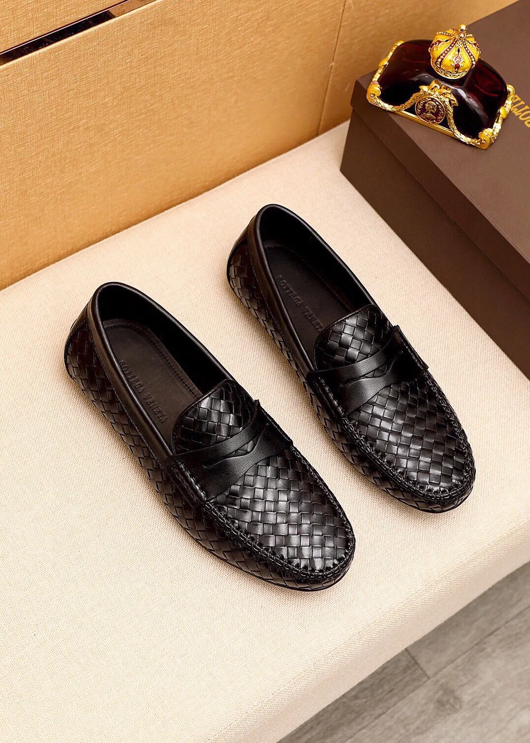 Men's shoes 💰: 500 💐BV men's slip-on shoes® [BOTTEGA VENETA] official website counter new model, one-to-one mold opening ⚠Italian calfskin ➕Hand-woven ➕Cow leather lining. Driving slip-ons, available at counters, sizes 38～44 (45🉑️customized)
